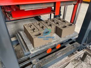 Mesin Pembuat Blok Beton QT4-25 Tipe Populer untuk Blok Berongga dan Blok Padat dengan Harga Pabrik di Afrika - Product Image 6