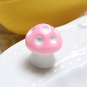 Ornements de champignons 3D mignons en résine écologique Artisanat DIY Accessoires décoratifs de Noël - Product Image 3