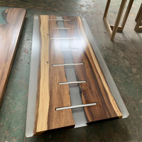 Meubles de cuisine de luxe personnalisés au design spécial pour restaurant, table à manger en bois de noyer, dalle de résine époxy, rivière