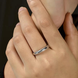 T0144 Anello Classico in Acciaio Inossidabile Unisex Design Semplice per Cerimonie Nuziali - Product Image 5