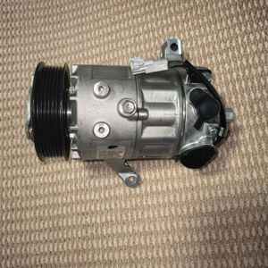 Compressore AC 12V T414780A per climatizzatore Subaru Forester 2020-2021 (codici 9055948104, 814732, 73111SJ030) - Product Image 1