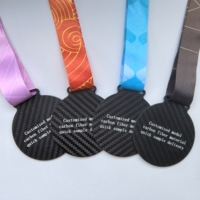 Médailles personnalisées en fibre de carbone véritable, design sur mesure, gravure laser personnalisée, médailles de course RC en fibre de carbone 3K pour souvenirs