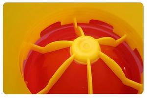 Tavuk yetiştiriciliği besleme aracı PE plastik tavuk besleyici kalınlaşma kanatlı <span class=keywords><strong>hooper</strong></span> besleyici satılık - Product Image 4
