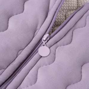 Minimalistisch mouwloos gewatteerd vest voor dames, geïsoleerd vest met ritssluiting van effen kleur polyester - Product Image 5