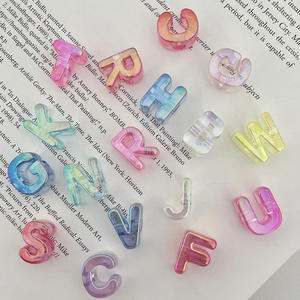 Cuentas acrílicas de letras transparentes de 6mm con agujero grande para llavero, <span class=keywords><strong>abalorios</strong></span> de bolsa con inicial de arcoíris rosa púrpura - Product Image 3
