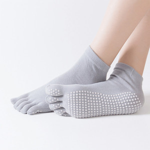 Calcetines tobilleros antideslizantes para yoga con cinco dedos y parte inferior de látex de algodón transpirable - Product Image 6