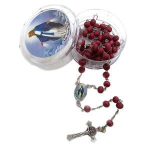 Collier chapelet 6 pouces perles rouges fait main léger ensemble de bijoux religieux avec croix et images de la Vierge Marie 4 boîtes - Product Image 5