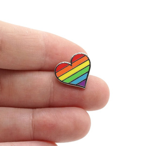 Épingles de fabrication chinoise en gros, épingles de luxe de haute qualité, épingles métalliques personnalisées, badge de revers arc-en-ciel de fierté <span class=keywords><strong>LGBT</strong></span>, épinglette en émail dur gay, <span class=keywords><strong>cœur</strong></span> - Product Image 4