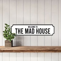 Bienvenue chez la Mad House, plaque murale en métal, style minimaliste noir et blanc, avec slogan amusant, décoration vintage pour entrée de ferme ou maison.