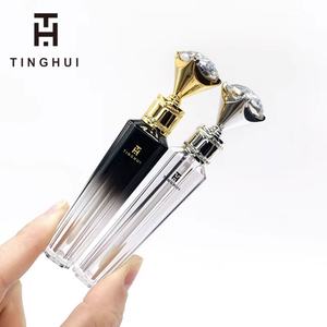 Envases Vacíos para Brillo Labial con Aplicador, Marca Privada Crown, con Diseño de Diamante, Nuevos - Product Image 3