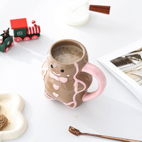 Mug en céramique 3D en forme d'homme en pain d'épices, nouveauté, avec nœud rose, cœurs et yeux noirs, mignon, artistique et fantaisiste
