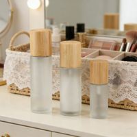Emballage personnalisé pour flacon à bille d'huile essentielle, contenant en verre givré, flacon à bille de déodorant avec bille en plastique et couvercle en bambou