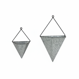 Ensemble de 2 vases à fleurs et jardinières de luxe suspendus au mur pour la décoration de la maison Design triangulaire en métal fer galvanisé jardinière décorative - Product Image 1