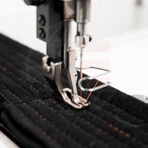 Machine à coudre à point noué à une aiguille à entraînement direct Jukis <span class=keywords><strong>DU</strong></span>-1481-7 <span class=keywords><strong>du</strong></span> Japon d'occasion avec coupe-fil automatique - Product Image 3