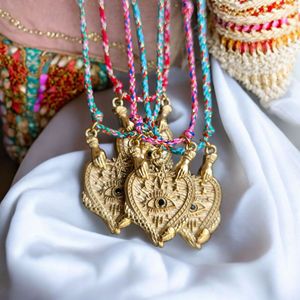 Collar con Colgante de Carta del Tarot Corazón de Fruta Vintage - Ojo de la Muerte de Acero Inoxidable - Bañado en Oro de 18K - Diseño Único para Fiestas - Product Image 3