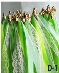 Varitas de Cinta para Boda con Cascabeles, Serpentinas Blancas y Verde Salvia, Varitas de Hadas con Borlas para Baby Shower - Product Image 6