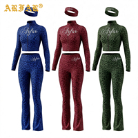 Ensemble de yoga 3 pièces pour femme avec veste courte zippée, leggings évasés et bandeau assorti, imprimé léopard orné de strass et logo personnalisé