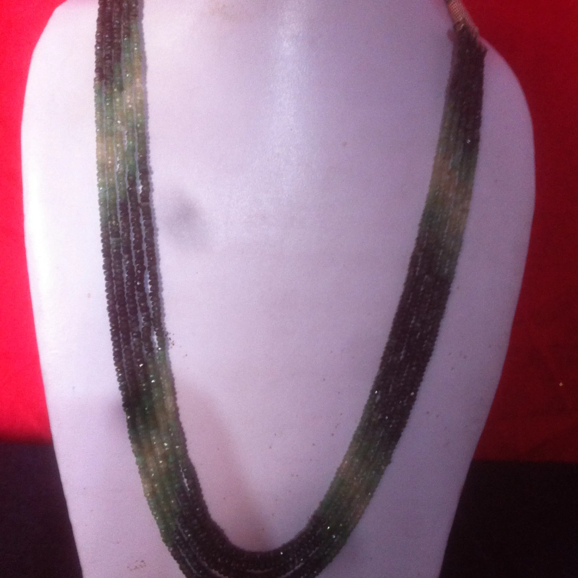 Collezione all'ingrosso perline di smeraldo per la creazione di braccialetti prodotto sfuso forma mista gioielli fatti a mano che fanno perline di cristallo di pietre preziose
