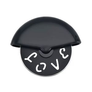 Couteau à pizza oscillant rond jetable, outil de cuisine pour la découpe et la répartition de pizzas, type professionnel, vente en gros - Product Image 5