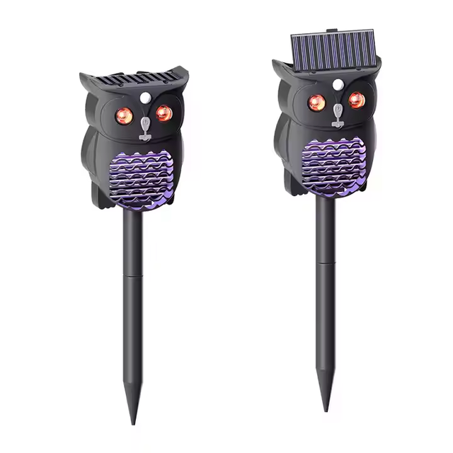 Outdoor Solar Powered Animal Repeller With PIR Sensor Ultrasonic Monkey Repellant IP65 Waterproof Animal Repeller