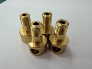 Pièces tournées sur mesure en laiton, composants métalliques usinés sur tour CNC avec services d'électroérosion à fil et de brochage - Product Image 6