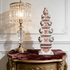Vase tulpière en <span class=keywords><strong>porcelaine</strong></span> rouge et blanche avec un motif chinoiserie inspiré <span class=keywords><strong>de</strong></span> <span class=keywords><strong>Delft</strong></span>, peint à la main, style pagode florale, vase multi-ouvertures - Product Image 3