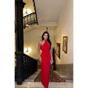 Robe de soirée rouge à détails roses, col montant, manches courtes, coupe empire, pailletée, style A-line, pour bal de promo, soirée de remise de diplôme et banquet - Product Image 3