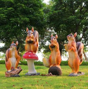 Décoration de pelouse de jardin extérieur Sculpture d'écureuil d'animaux simulés Ornements de paysage extérieur de maternelle Ornements en fibre de verre - Product Image 3