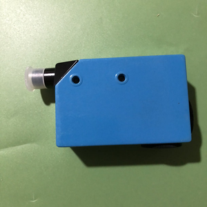 เซ็นเซอร์ตรวจจับสี SI&CK KT10W-2P1115 หมายเลขชิ้นส่วน 1028232 ได้รับการรับรองมาตรฐาน CE สำหรับสายการพิมพ์บรรจุภัณฑ์ เซ็นเซอร์วัดความคมชัด - Product Image 2