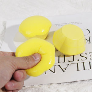 Mini gâteau en tranches, jouets moelleux en PU, charme mochi pour enfants, style anime mignon, jouet sensoriel anti-anxiété, nouveauté - Product Image 1