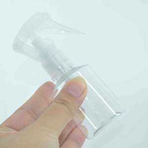 Vente en gros PET <span class=keywords><strong>Spray</strong></span> d'ambiance Déclencheur Bouteille adaptée aux enfants Vide 50ML 100ml Plastique Épaule inclinée Ambre Cheveux Outils Pulvérisateur de brouillard - Product Image 2