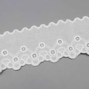 Classica Bordatura in <span class=keywords><strong>Pizzo</strong></span> Bianco di Cotone Ecologico con Occhielli 5,7cm Floreale Broderie Anglaise per Cucito di Abiti - Product Image 5