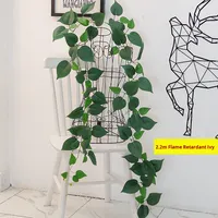 Dekorasi langit-langit 2,2m untuk pusat perbelanjaan, bunga sutra tahan api kelas D430 B1, simulasi daun Epipremnum Pinnatum, tanaman rambat.