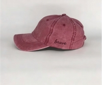 Cappellino da Baseball in Cotone Lavato Vintage con Ricamo 'Brave', Cinturino Regolabile, Unisex per Adulti, Stile Casual