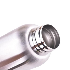 Botella de agua deportiva de acero inoxidable sin BPA de 550ml, botella duradera de medio galón para gimnasio al aire libre, cinturón de silicona, tapa de plástico con logotipo para alimentos - Product Image 2