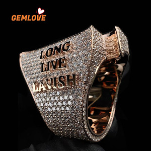GEMLOVE แหวนค็อกเทลชุบทองคำสีโรสโกลด์พร้อมดีไซน์ตัวอักษรแบบฝังเพชรเครื่องประดับปาร์ตี้สุดหรูสำหรับทุกเพศ - Product Image 1