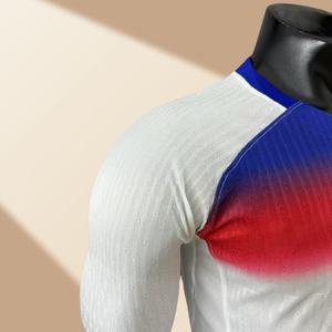 ชุดกีฬาสำหรับผู้ชายชุดเล่นฟุตบอลแบบ100% โพลีเอสเตอร์ระบายอากาศได้ดี - Product Image 2