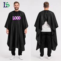 Jubah Potong Rambut Anti Air Bahan Polyester Hitam dengan Logo Kustom untuk Klien Kecantikan Unisex Salon Barber
