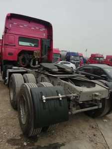 Camion tracteur d'occasion Sinotruk Euro2 Diesel 6X4 à direction à gauche HOWO 10 roues avec capacité de charge de 21-30T, 371 ch, caméra arrière 360° - Product Image 6