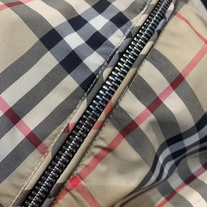 Chaqueta Reversible de Doble Capa con Estampado Burberry a Cuadros, Estilo Casual Clásico, Impermeable y Resistente al Viento, de Diseñador de Lujo para Hombre - Product Image 3