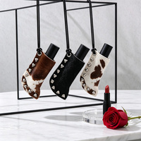 Pochette à rouge à lèvres en crin de cheval avec cordon de cou, étui à rouge à lèvres rétro décoré de rivets croisés, mini trousse de maquillage pour usage quotidien