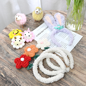 Vente en gros de bandeaux coréens mignons à petites fleurs et de bandeaux antidérapants en peluche, polyvalents et au prix d'usine - Product Image 6