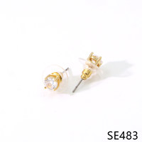 BLLYF150-TE Anting Wanita Manis dan Populer dengan Desain Empat Kelopak Berbentuk Hati.
