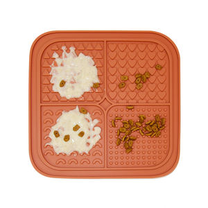 Nueva ventosa de alimentador lento de alta calidad para mascotas, almohadilla para lamer perros y gatos, alivio de la ansiedad, diseño antideslizante, alfombrilla para lamer de silicona - Product Image 1
