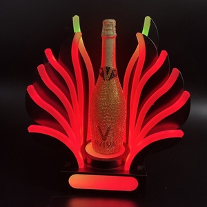 RICHSHINING ผู้จัดจำหน่าย ชั้นวางไวน์สีสันสดใสพร้อมโลโก้สั่งทำพิเศษ JW VIP Glorifier ไฟนีออน LED สำหรับโชว์ขวดเครื่องดื่มในไนท์คลับและบาร์ - Product Image 5