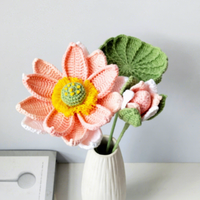 Nouveauté en stock : Lotus fait main au crochet avec feuilles et bourgeons pour la décoration intérieure, bouquet floral fini fait main, ornements de qualité supérieure
