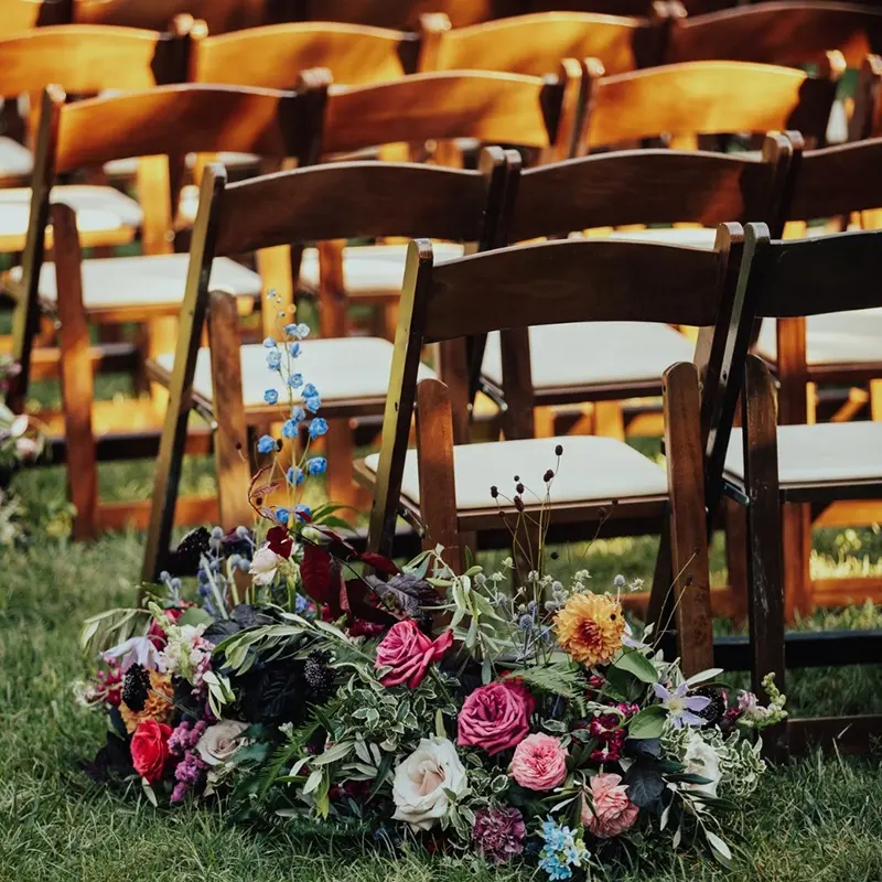 Toptan açık bahçe kahverengi doğal ahşap wimbledon düğün yastıklı fruitwood katlanır sandalyeler
