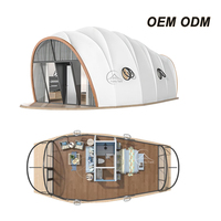 Tente de glamping de luxe type cocon avec double entrée pour l'hébergement en safari africain dans le désert