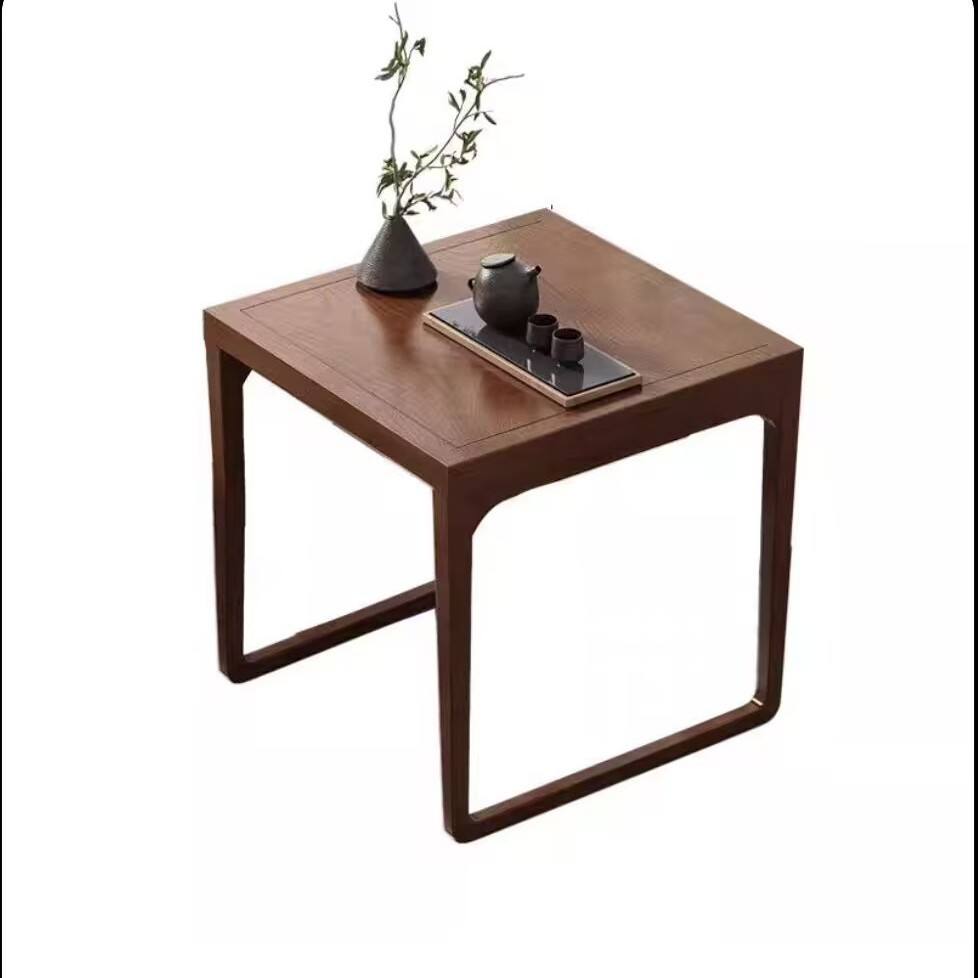 Table carrée ; bois de pin, 60*60*75 mm