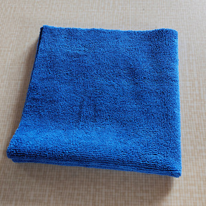 ผ้าไมโครไฟเบอร์สำหรับทำความสะอาด ขนาด 40x40 ซม. สีน้ำเงินรอยัล 300GSM สำหรับเช็ดรถยนต์ - Product Image 3